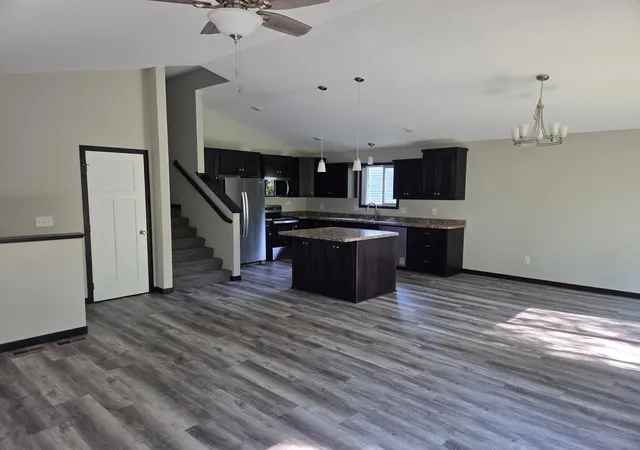3rd image of 1029 Holton Ave, Brainerd, MN 56401 | MLS# 7075686