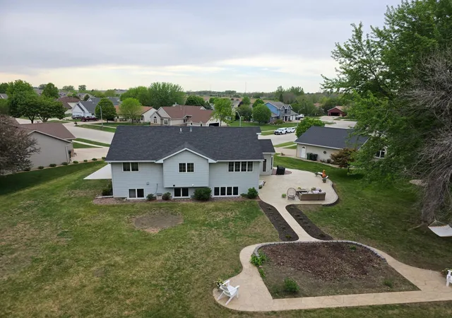 Homes for sale in Worthington, MN | 885 Briarwood Dr, Worthington, MN 56187 | MLS# 7075702