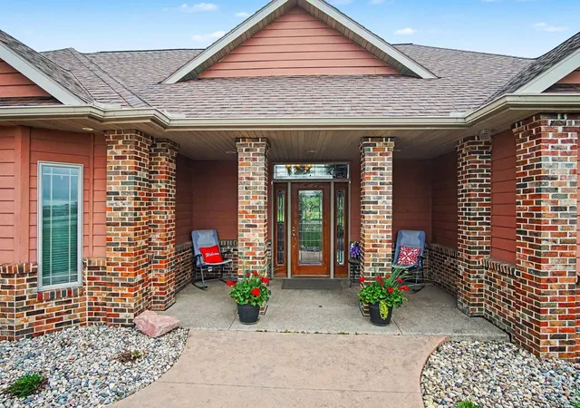 Homes for sale in Pipestone, MN | 903 Fairway Dr, Pipestone, MN 56164 | MLS# 7075805