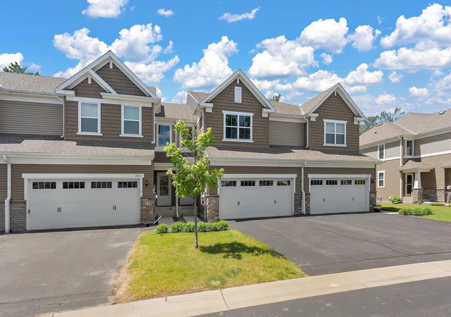 2nd image of 4262 Corn Silk Ln, Saint Paul, MN 55129 | MLS# 7075838