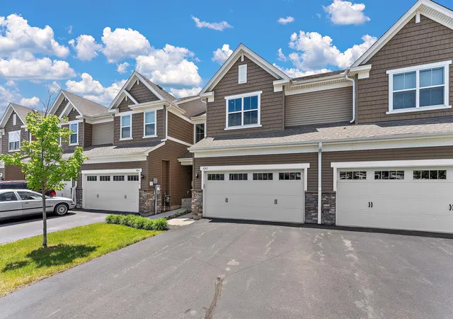 36th image of 4262 Corn Silk Ln, Saint Paul, MN 55129 | MLS# 7075838