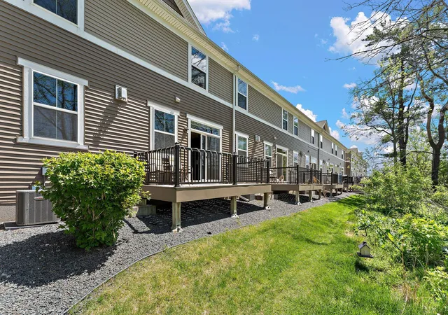 3rd image of 4262 Corn Silk Ln, Saint Paul, MN 55129 | MLS# 7075838