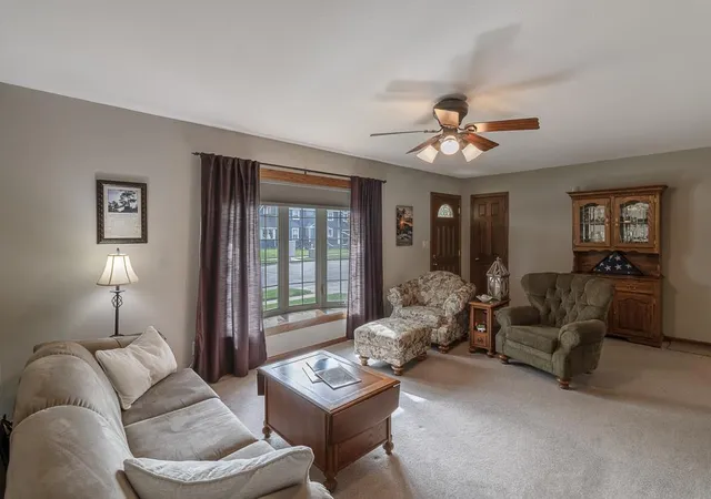 Homes for sale in New Ulm, MN | 6 Hazelwood Ave, New Ulm, MN 56073 | MLS# 7075981