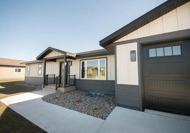 2nd image of 346 Halfaday Dr, Sauk Centre, MN 56378 | MLS# 7076051