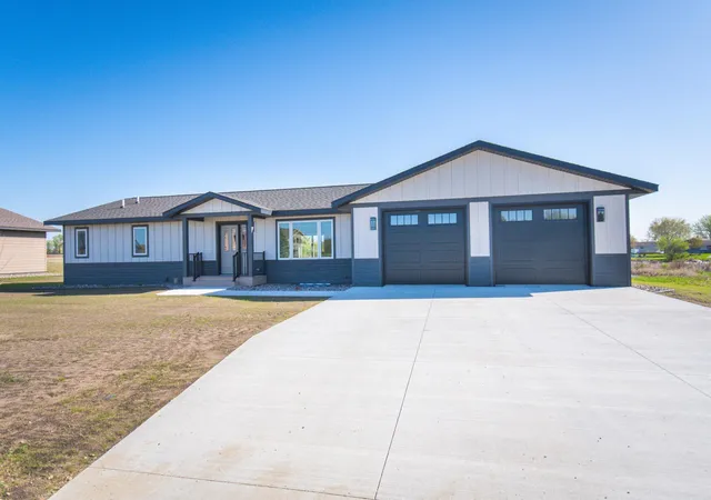 4th image of 346 Halfaday Dr, Sauk Centre, MN 56378 | MLS# 7076051