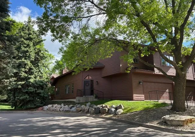 Photo 1 of Single family home for sale at 12572 Parkwood Dr, Burnsville, MN 55337 | MLS# 7076087 | Listing updated on 2026-09-03