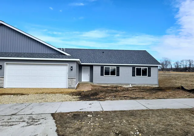 Homes for sale in Saint Peter, MN | 2025 Clark St, Saint Peter, MN 56082 | MLS# 7076215