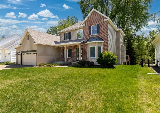 Homes for sale in Woodbury, MN | 1084 Tamberwood Ct, Woodbury, MN 55125 | MLS# 7076262