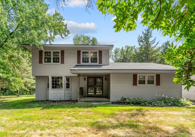 1st image of 5352 Eagle Creek Blvd, Shakopee, MN 55379 | MLS# 7076273