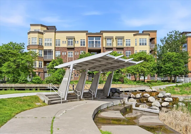 40th image of 2550 38th Ave Ne #213, Saint Anthony, MN 55421 | MLS# 7076280