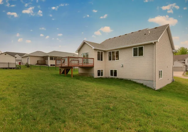 32nd image of 2350 Ponderosa Dr Sw, Rochester, MN 55902 | MLS# 7076308