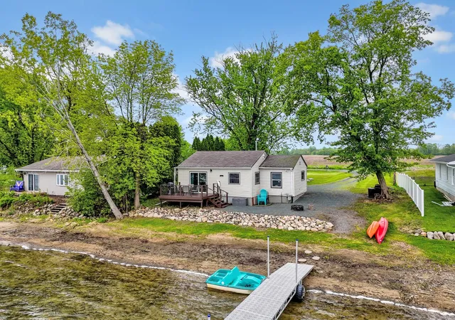 Homes for sale in Lindstrom, MN | 11900 Mentzer Trl, Lindstrom, MN 55045 | MLS# 7076326