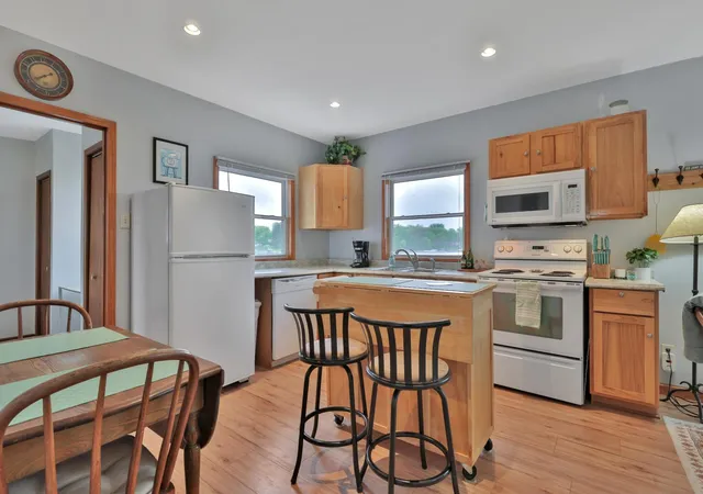 Homes for sale in Lindstrom, MN | 11900 Mentzer Trl, Lindstrom, MN 55045 | MLS# 7076326