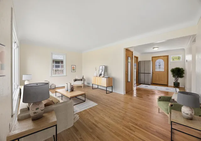 3rd image of 1652 Atlantic St, Saint Paul, MN 55106 | MLS# 7076338