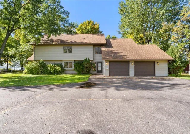 Photo 2 of Single family home for sale at 1185 Lake Shore Blvd, Wahkon, MN 56386 | MLS# 7076375 | Listing updated on 2026-10-09