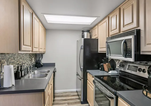 4th image of 3640 Independence Ave S #83, Minneapolis, MN 55426 | MLS# 7076476