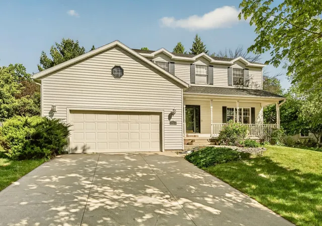 Single family home for sale at 1915 Folwell Dr SW, Rochester, MN 55902 | MLS# 7076516