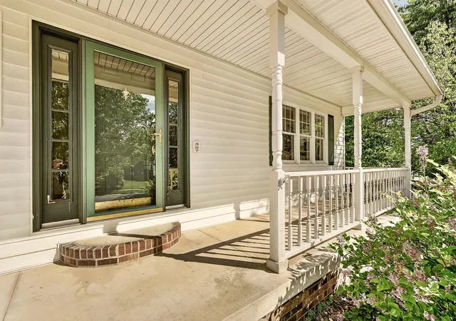 Photo 2 of Single family home for sale at 1915 Folwell Dr Sw, Rochester, MN 55902 | MLS# 7076516 | Listing updated on 2026-09-19