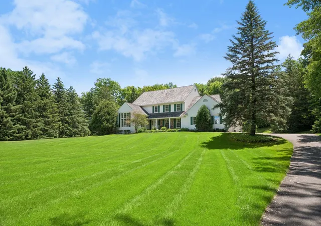 Photo 3 of Sale Pending at 215 Hollander Rd, Wayzata, MN 55391 | MLS# 7076649 | Listing updated on 2026-09-04