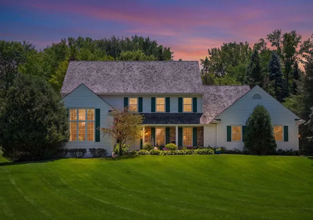 Photo 4 of Sale Pending at 215 Hollander Rd, Wayzata, MN 55391 | MLS# 7076649 | Listing updated on 2026-09-04