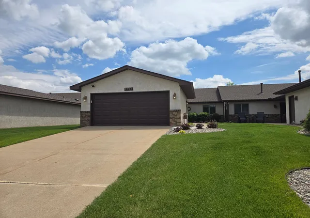 Homes for sale in Shakopee, MN | 2126 Vierling Dr E, Shakopee, MN 55379 | MLS# 7076688