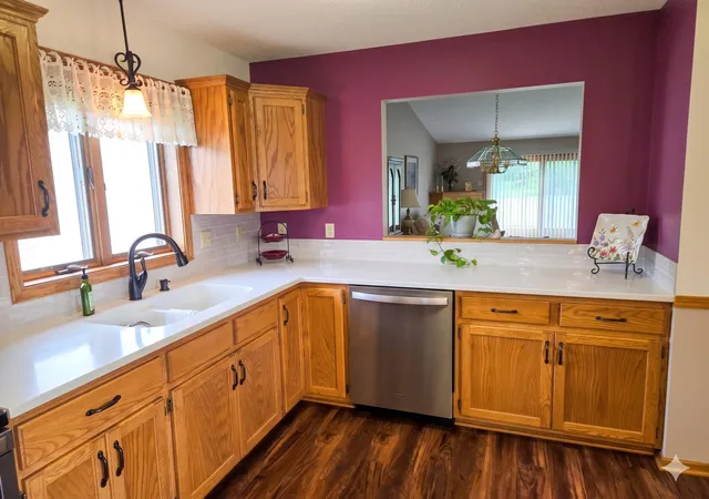 4th image of 2126 Vierling Dr E, Shakopee, MN 55379 | MLS# 7076688