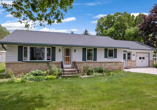 29th image of 1366 Lorrai Dr, Winona, MN 55987 | MLS# 7076689