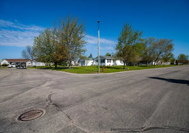 4th image of 720 6Th Dr Nw, Perham, MN 56573 | MLS# 7076708