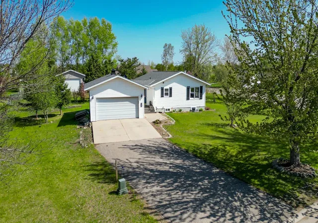 Homes for sale in Perham, MN | 720 6th Dr Nw, Perham, MN 56573 | MLS# 7076708
