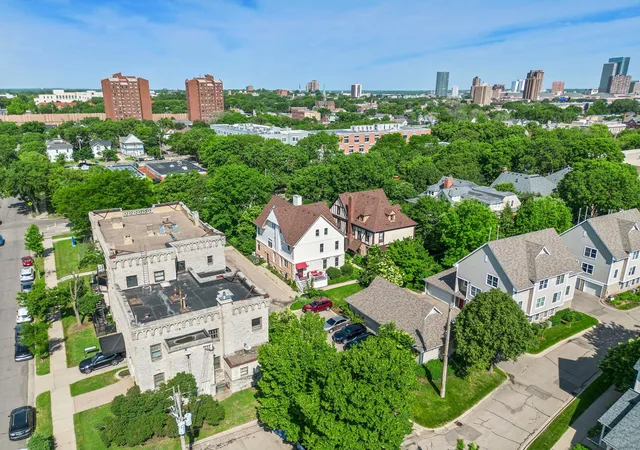 2nd image of 2439 Park Ave, Minneapolis, MN 55404