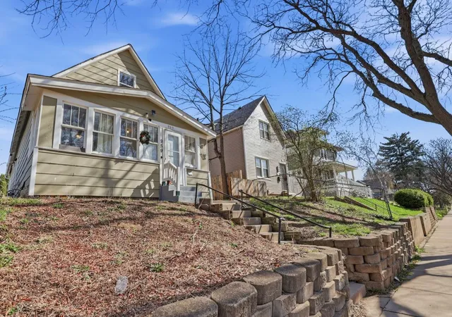 3rd image of 959 Jenks Ave, Saint Paul, MN 55106 | MLS# 7076839