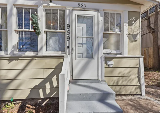 4th image of 959 Jenks Ave, Saint Paul, MN 55106 | MLS# 7076839