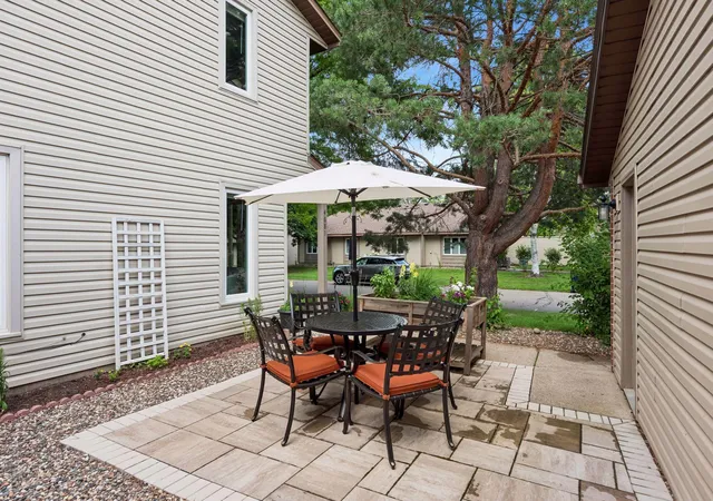 Homes for sale in Eagan, MN | 4681 Horten Pt, Eagan, MN 55122 | MLS# 7076842