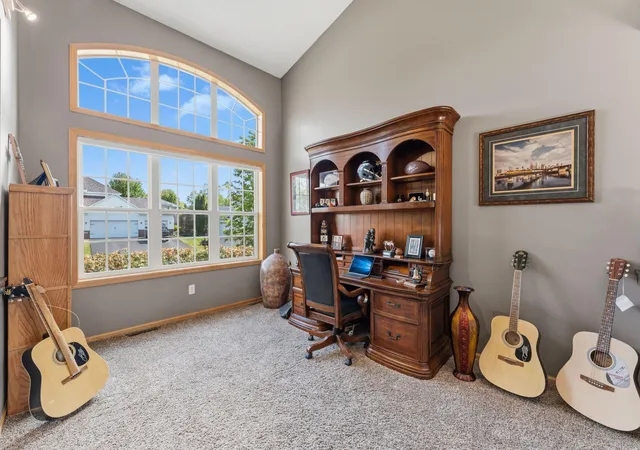 Homes for sale in Woodbury, MN | 2810 White Eagle Dr, Woodbury, MN 55129 | MLS# 7076906