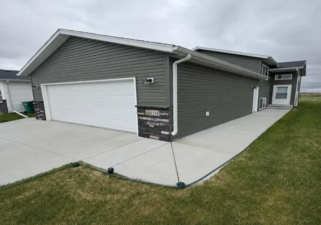 Homes for sale in Horace, ND | 6850 67th St S, Horace, ND 58047 | MLS# 7076908