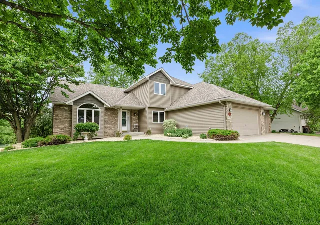 Homes for sale in Inver Grove Heights, MN | 10791 Alberton Wy, Inver Grove Heights, MN 55077 | MLS# 7076956