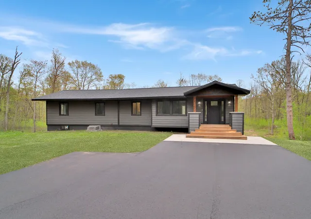 Photo 1 of Single family home for sale at 10722 Brayton Rd, Brainerd, MN 56401 | MLS# 7076959 | Listing updated on 2026-08-12