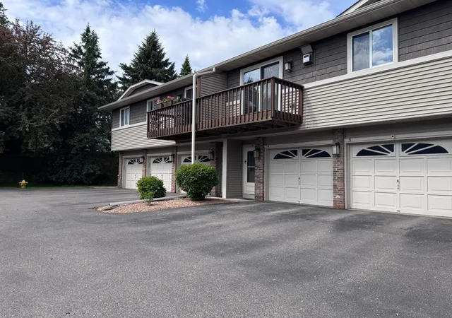 Homes for sale in Plymouth, MN | 14025 44th Pl N #4, Plymouth, MN 55446 | MLS# 7076962