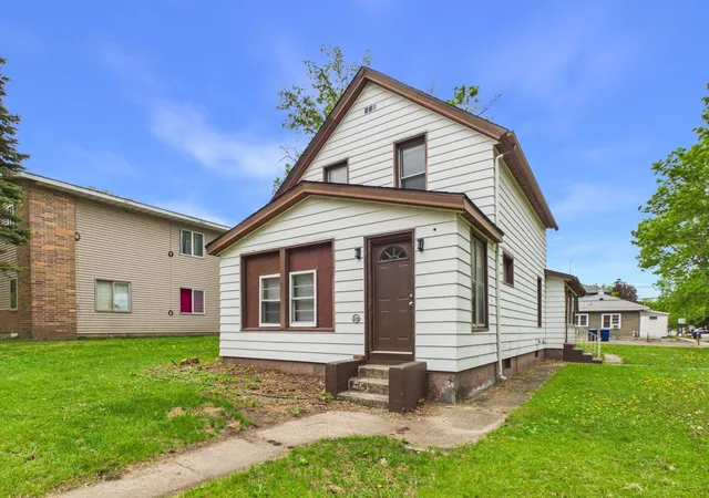 Photo 1 of Single family home for sale at 903 8th Avenue S, Saint Cloud, MN 56301 | MLS# 7077086 | Listing updated on 2026-09-14