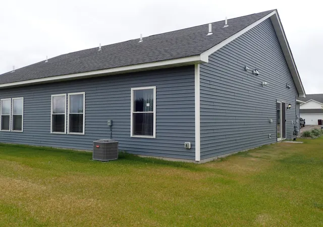 Photo 3 of Single family home for sale at 39872 Fallbrook Ave, North Branch, MN 55056 | MLS# 7077096 | Listing updated on 2026-09-21