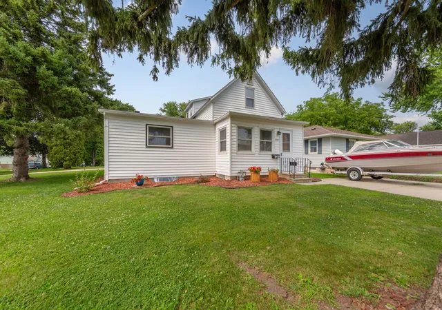 Photo 4 of Single family home for sale at 808 E Vine St, Owatonna, MN 55060 | MLS# 7077233 | Listing updated on 2026-09-04