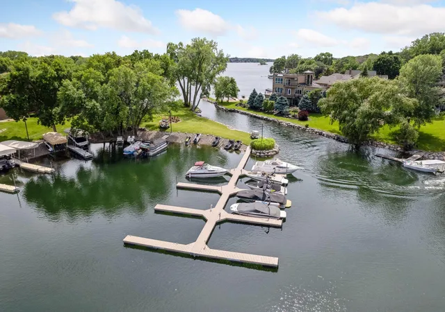 2nd image of 6520 Harbor Pl Ne, Prior Lake, MN 55372 | MLS# 7077240