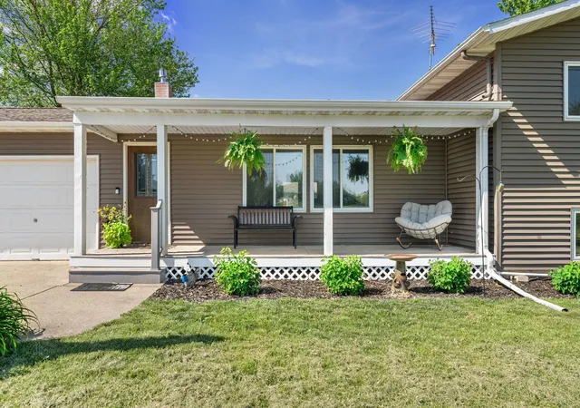 Homes for sale in Waseca, MN | 11057 366th Ave, Waseca, MN 56093 | MLS# 7077322