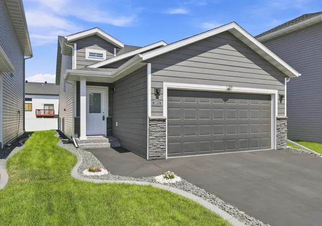 Photo 1 of Single family home for sale at 1571 67th Avenue S, Fargo, ND 58104 | MLS# 7077330 | Listing updated on 2026-08-31