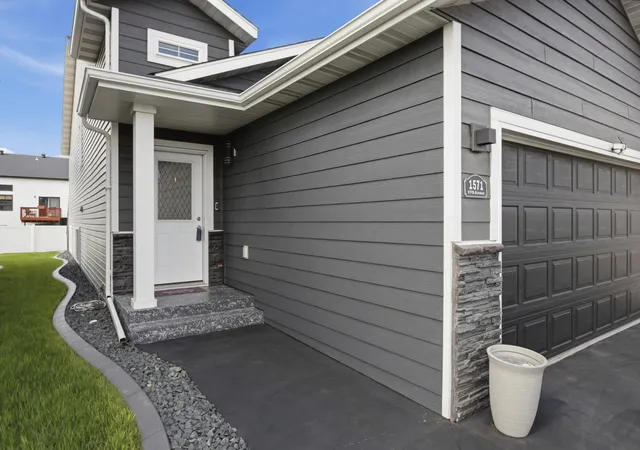 Photo 3 of Single family home for sale at 1571 67th Avenue S, Fargo, ND 58104 | MLS# 7077330 | Listing updated on 2026-08-31