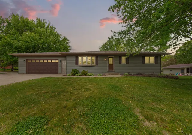 Homes for sale in Faribault, MN | 1724 Prairie Ave Sw, Faribault, MN 55021 | MLS# 7077353