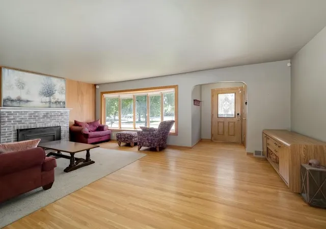 Photo 3 of Single family home for sale at 607 Swan St, Le Sueur, MN 56058 | MLS# 7077357 | Listing updated on 2026-09-21