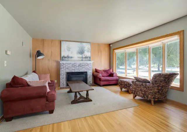 Photo 3 of Single family home for sale at 607 Swan St, Le Sueur, MN 56058 | MLS# 7077357 | Listing updated on 2026-09-21