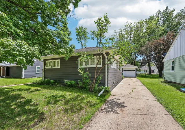 Homes for sale in Le Sueur, MN | 113 Central St, Le Sueur, MN 56058 | MLS# 7077383