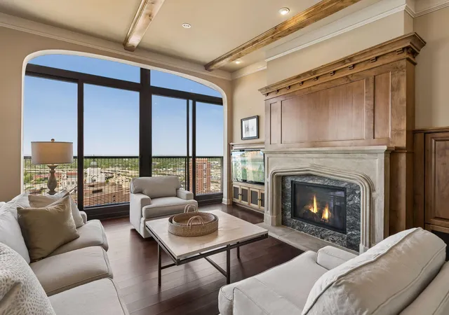 2nd image of 1201 Yale Pl #2303, Minneapolis, MN 55403 | MLS# 7077442